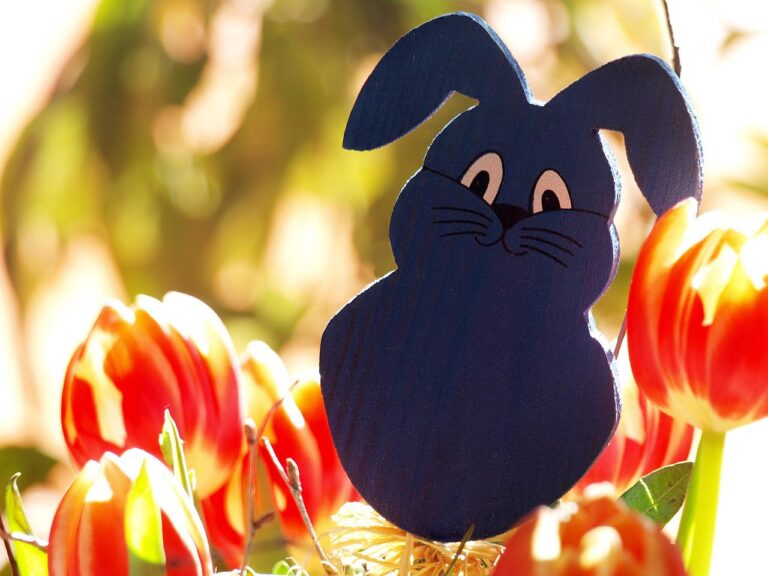 Shipping information about the Easter holidays
