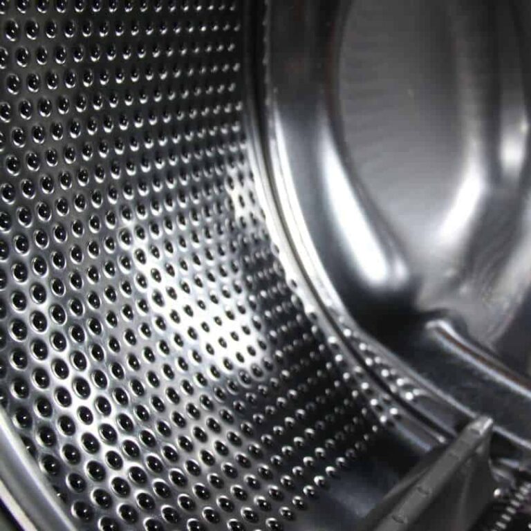 How to clean a smelly washing machine?