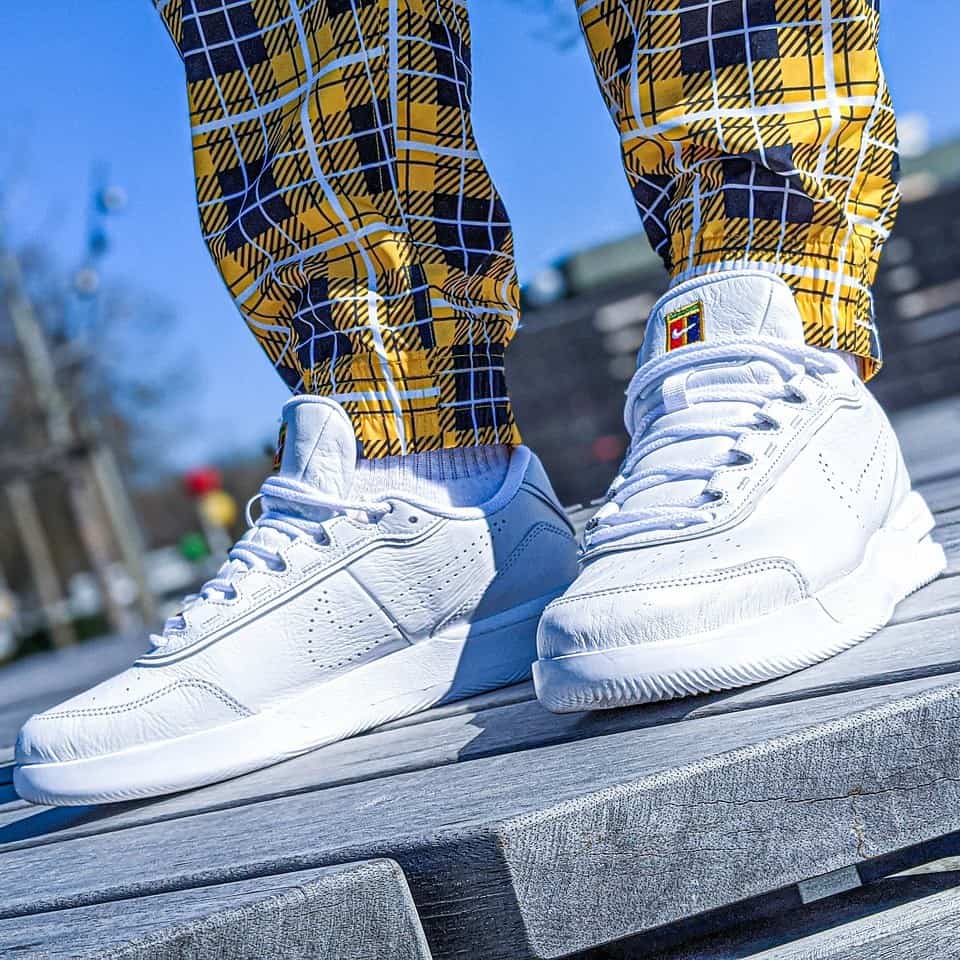 how to clean white sneakers
