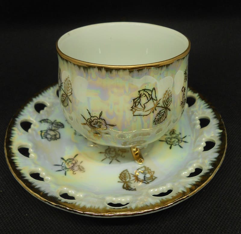 KMW ELLis LD. 1888 Very Nice Cup Saucer Courting Couple in Rococo Style _18